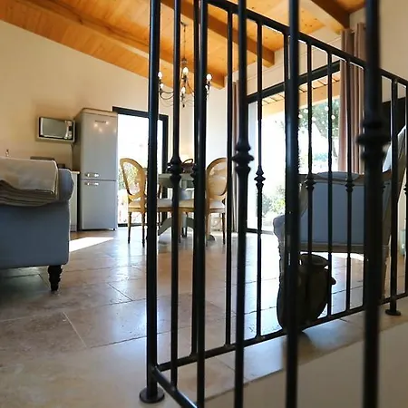 Villa Madra
