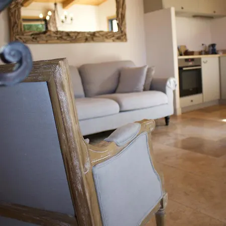 Madra Villa